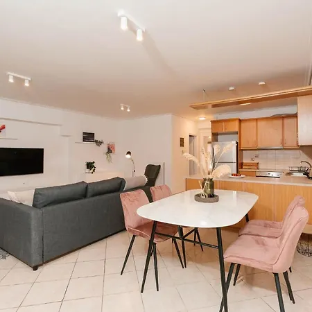 Phaedrus Living: Cozy Flat Koukaki Apartment Athens